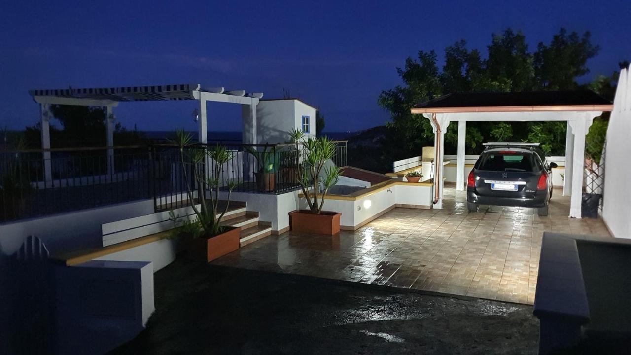 Casa Vacanze "Il Carrubo" غاليانو دل كابو المظهر الخارجي الصورة