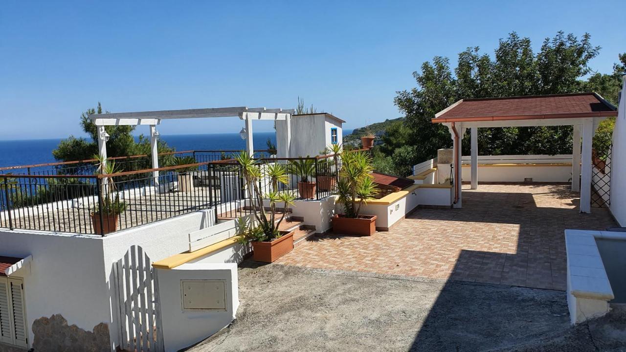 Casa Vacanze "Il Carrubo" غاليانو دل كابو المظهر الخارجي الصورة