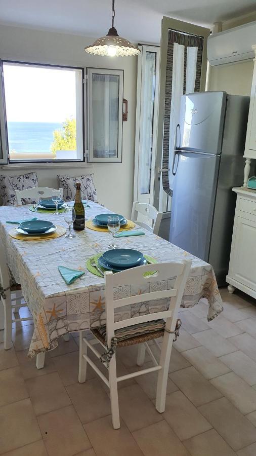 Casa Vacanze "Il Carrubo" غاليانو دل كابو المظهر الخارجي الصورة