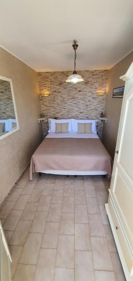Casa Vacanze "Il Carrubo" غاليانو دل كابو المظهر الخارجي الصورة