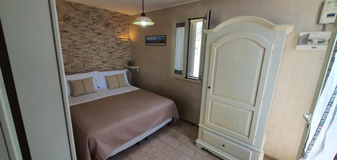 Casa Vacanze "Il Carrubo" غاليانو دل كابو المظهر الخارجي الصورة