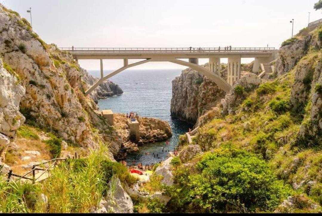Casa Vacanze "Il Carrubo" غاليانو دل كابو المظهر الخارجي الصورة